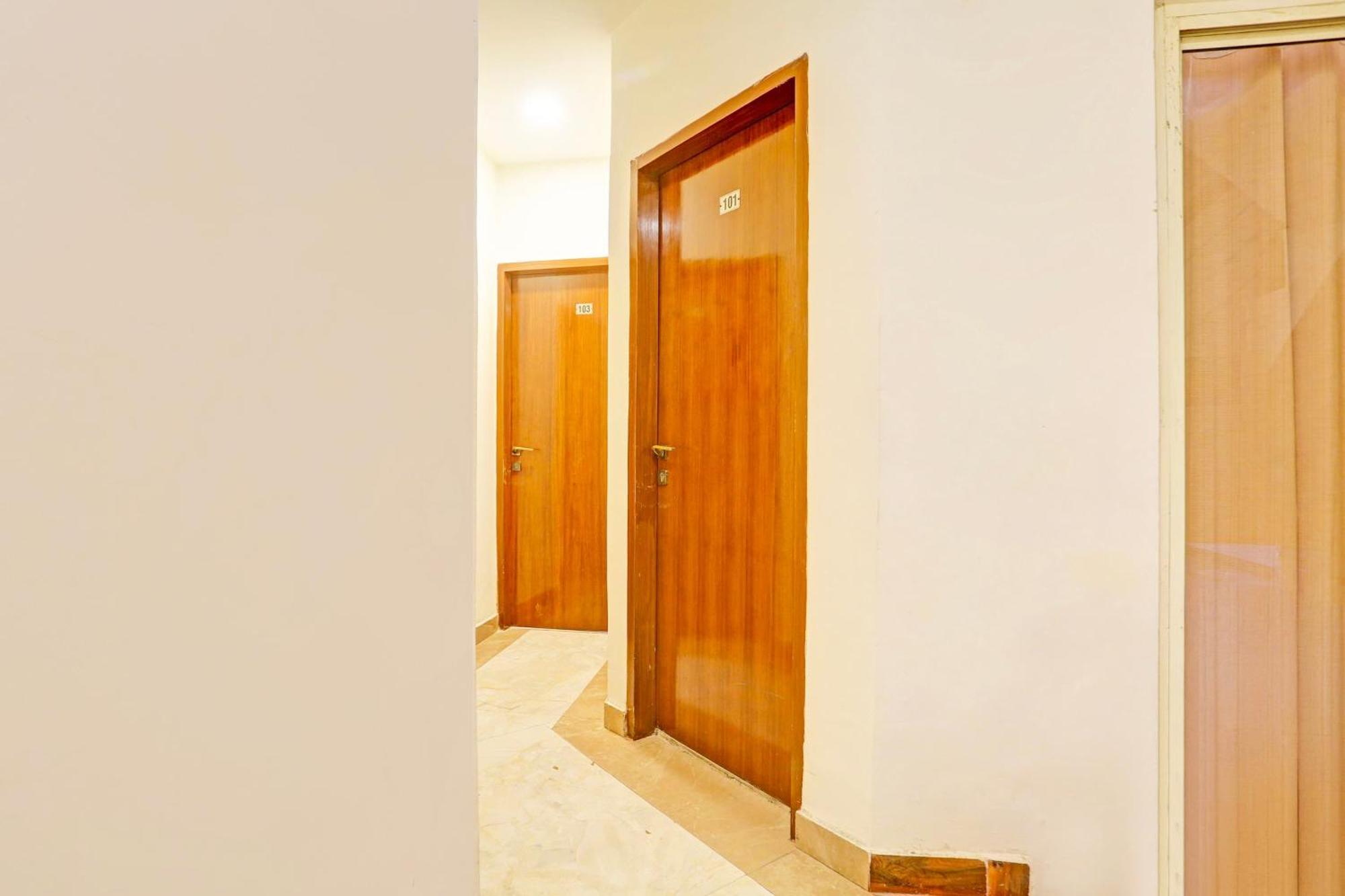 Super Hotel O Sector 45 Formerly Manyavar Chandīgarh エクステリア 写真