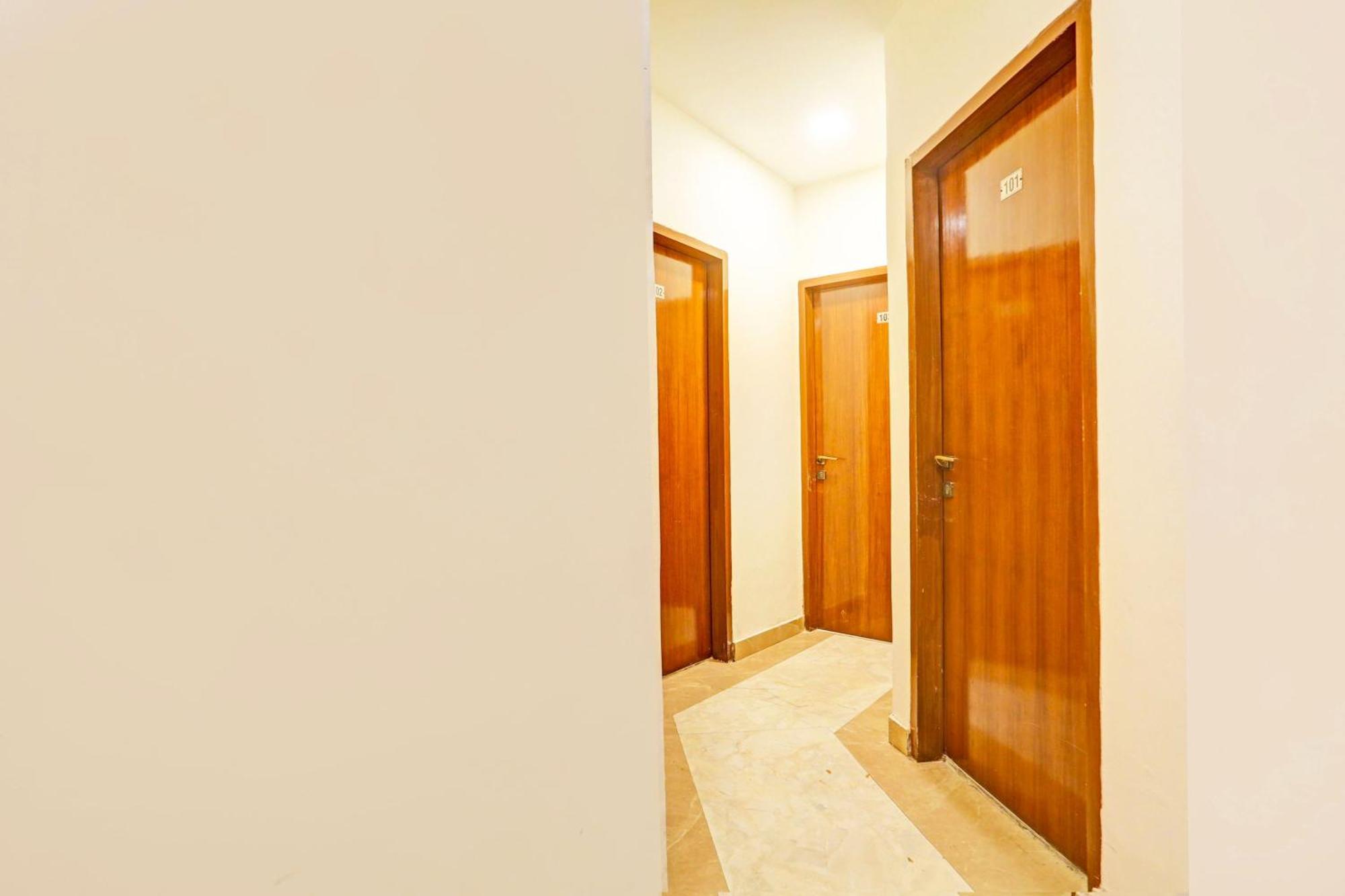 Super Hotel O Sector 45 Formerly Manyavar Chandīgarh エクステリア 写真
