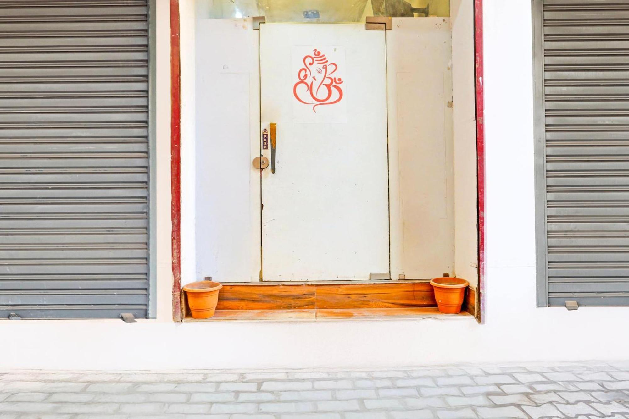Super Hotel O Sector 45 Formerly Manyavar Chandīgarh エクステリア 写真