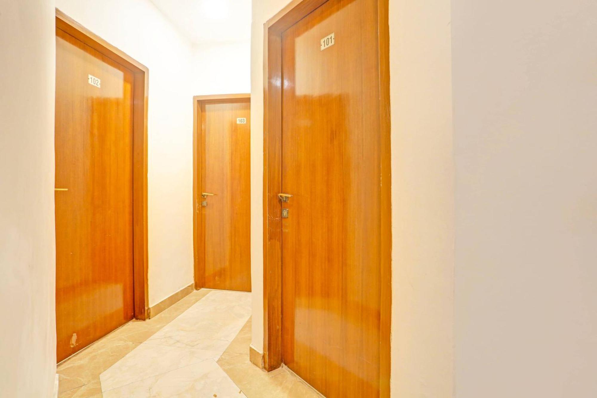 Super Hotel O Sector 45 Formerly Manyavar Chandīgarh エクステリア 写真
